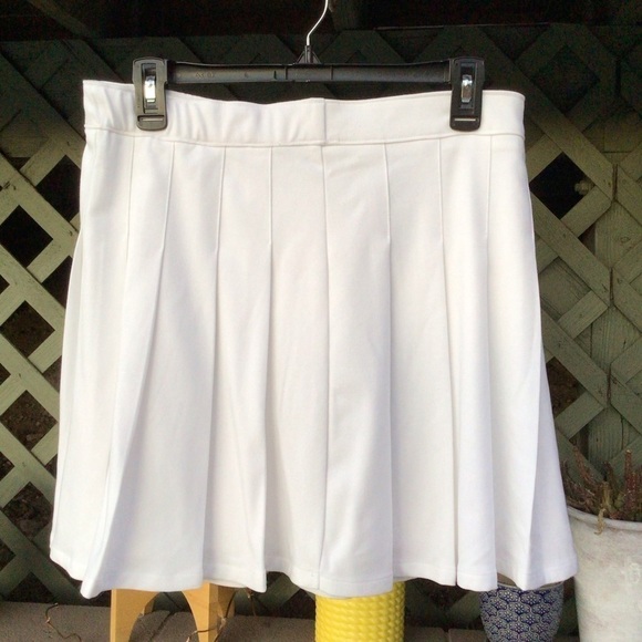 Hollister California Ultra Rise White Pleated Mini Skirt - Picture 8 of 11